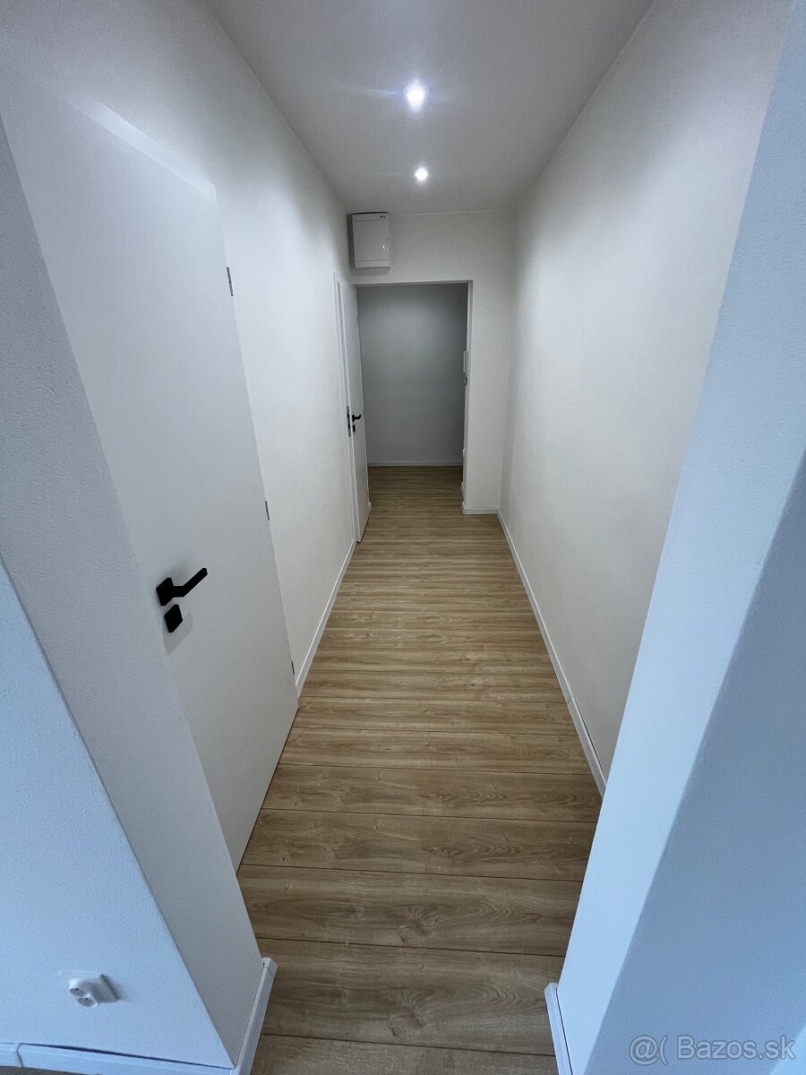 Predaj štýlového,veľkého 3 izbové bytu v centre Nitry - 8