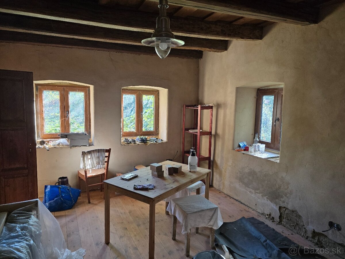 Chalupa v peknom a tichom prostredí v blízkosti Starej Turej - 8