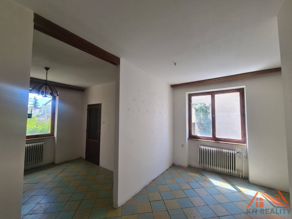 Na predaj dvojgeneračný rodinný dom Nové Zámky - 8