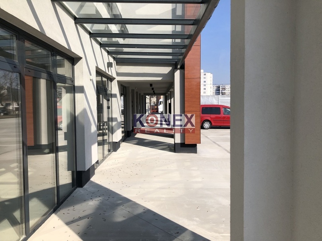 Obchodný priestor 36 m2 v biznis centre AWIN, Michalovce - 8