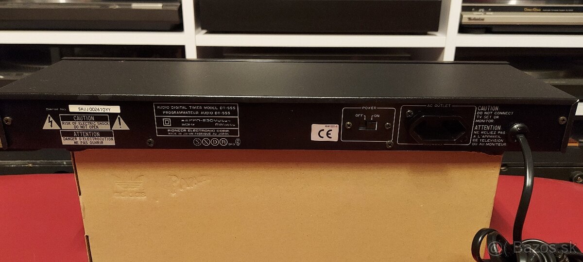 Predám equalizér a timer Pioneer - 8