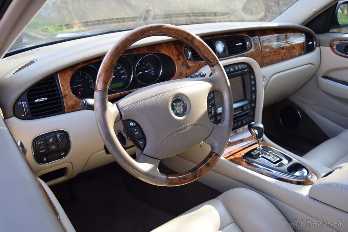 Jaguar XJ-R 4.2 V8 2004 - 8