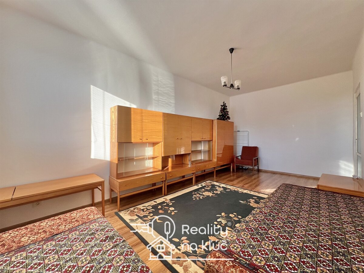 Na prenájom zariadený 2-izbový byt s balkónom v NZ - 8