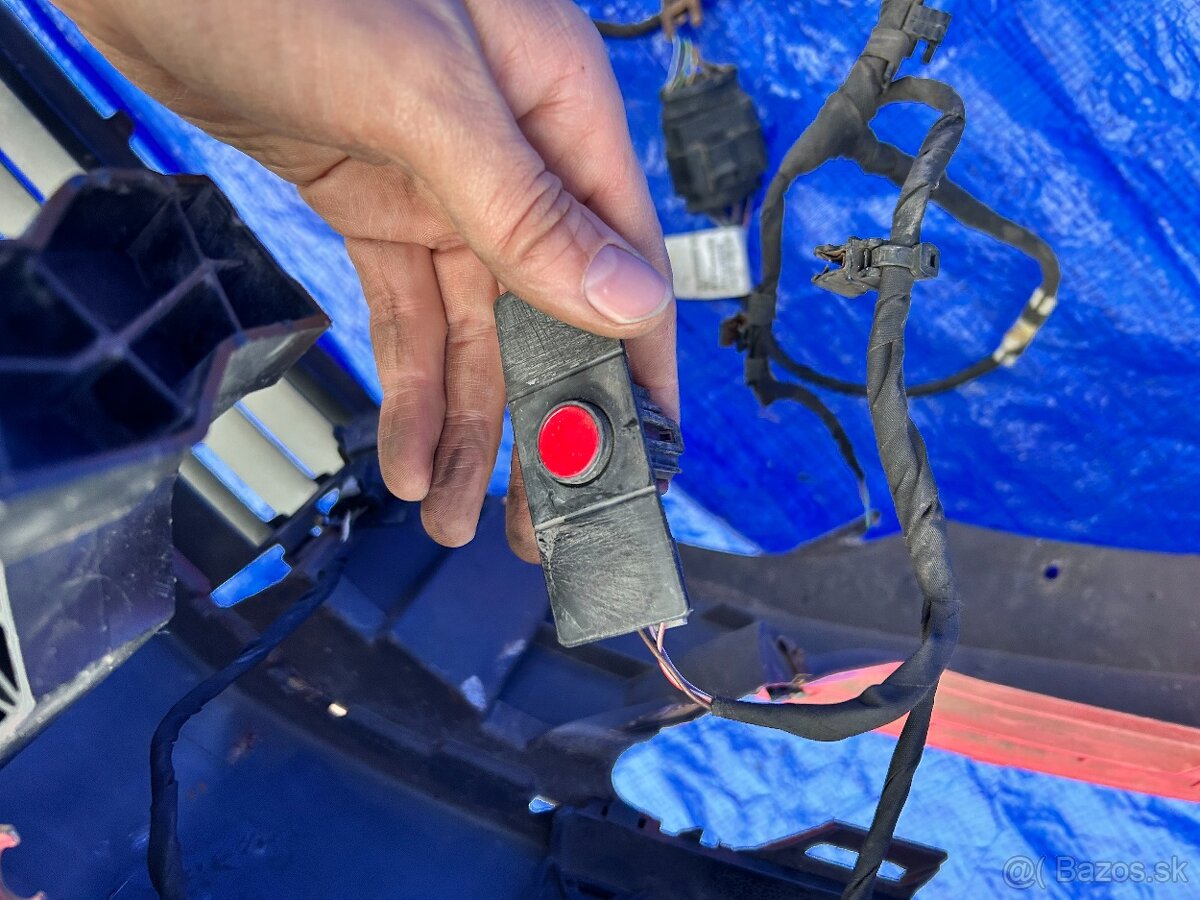 VW Passat B7 přední nárazník - 8