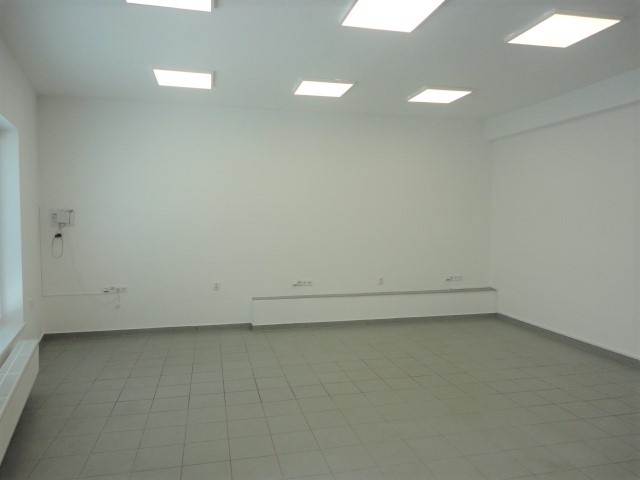 LUKRATÍVNE OBCHODNÉ PRIESTORY V TOP LOKALITE - 8