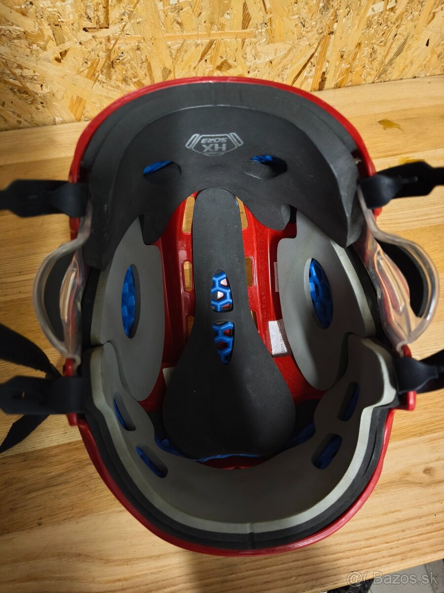 Predam hokejovu prilbu - 8