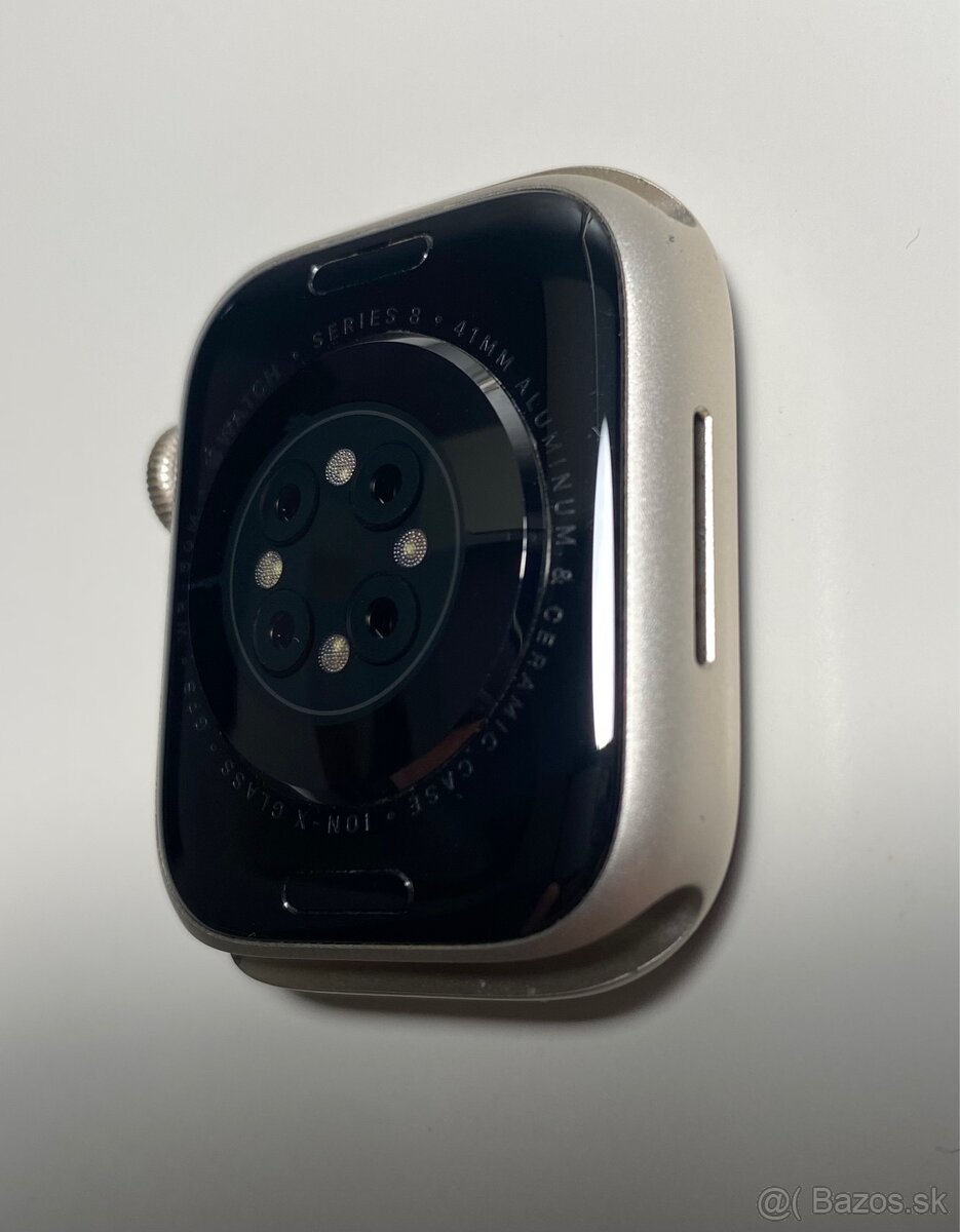 Apple Watch 8, batéria 97% - 8