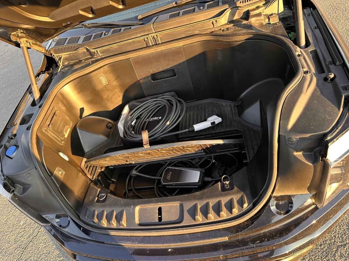 Ford F-150 Lightning - 8