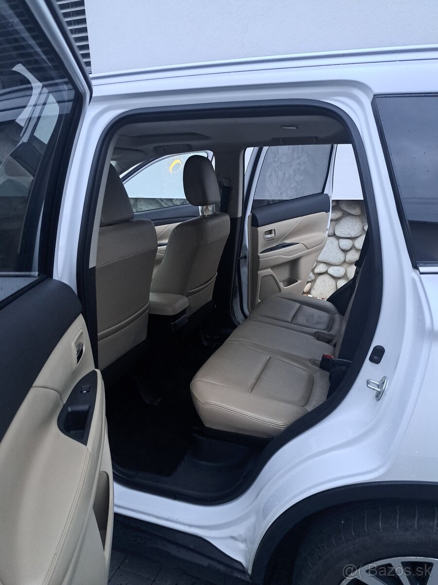 Mitsubishi Outlander 2.2 DI-D, r. 2016, 4x4 - 8