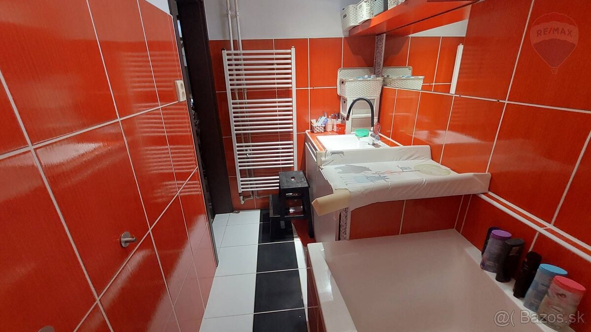 Predaj príjemný zrekonštruovaný 4 izbový vidiecky dom v Rajk - 8