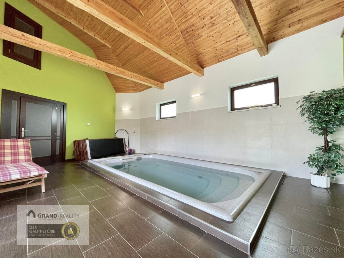 Na predaj dom s garážou, bazénom a dvomi bytovými jednotkami - 8