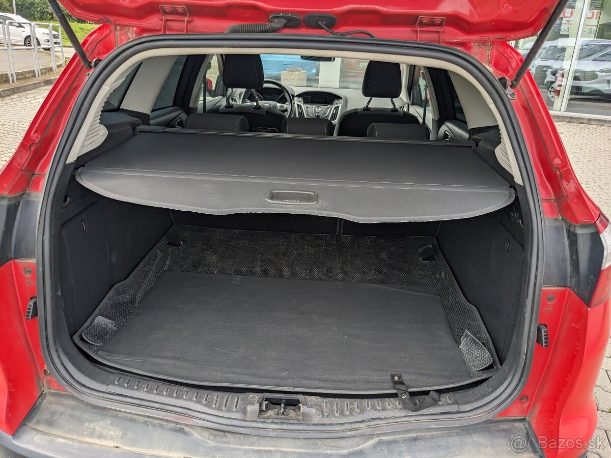 FORD Focus Kombi 2013 benzín - 8