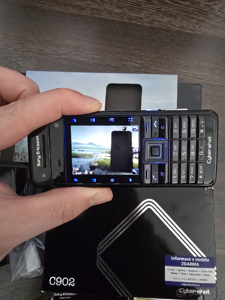 Sony Ericsson C902 - 8