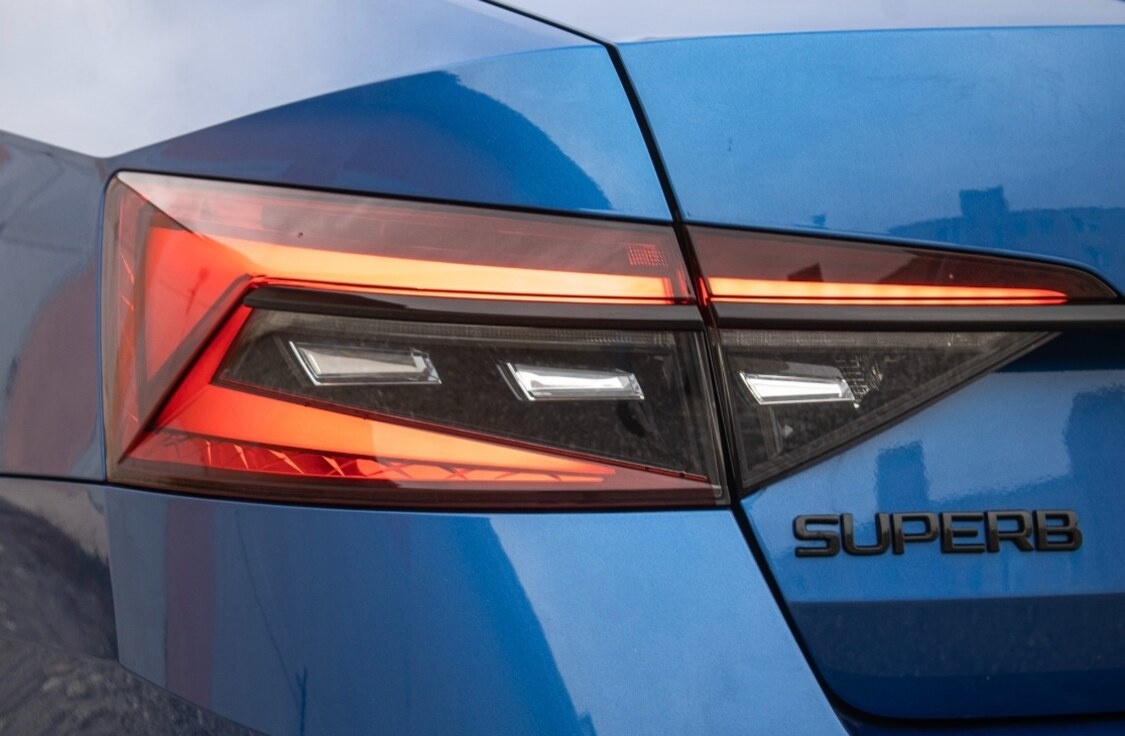 Škoda Superb 2.0 TDI DSG Style - 8