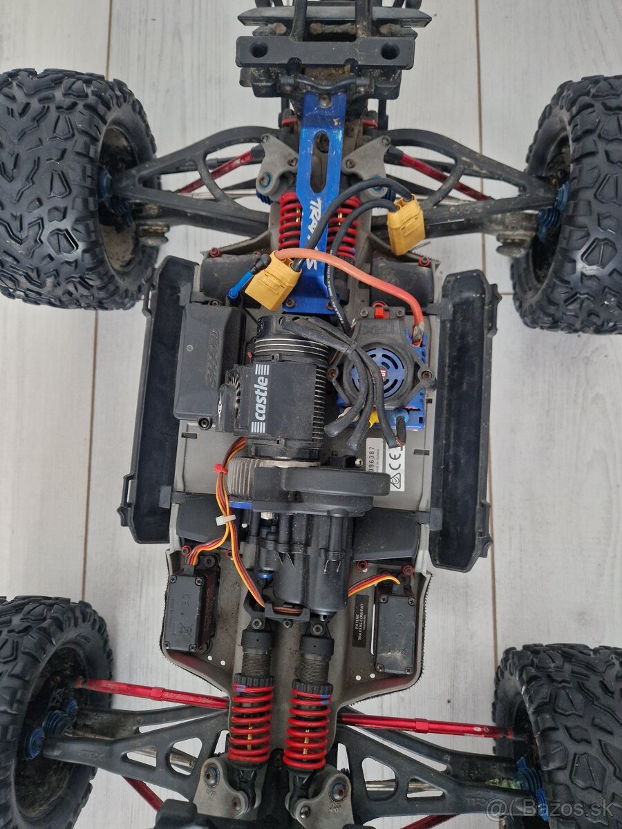 Traxxas e revo - 8