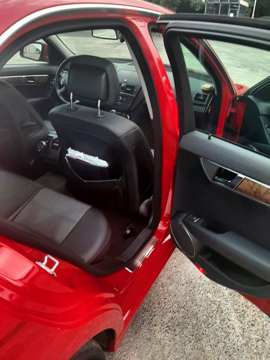 Mercedes Benz C200 - 8