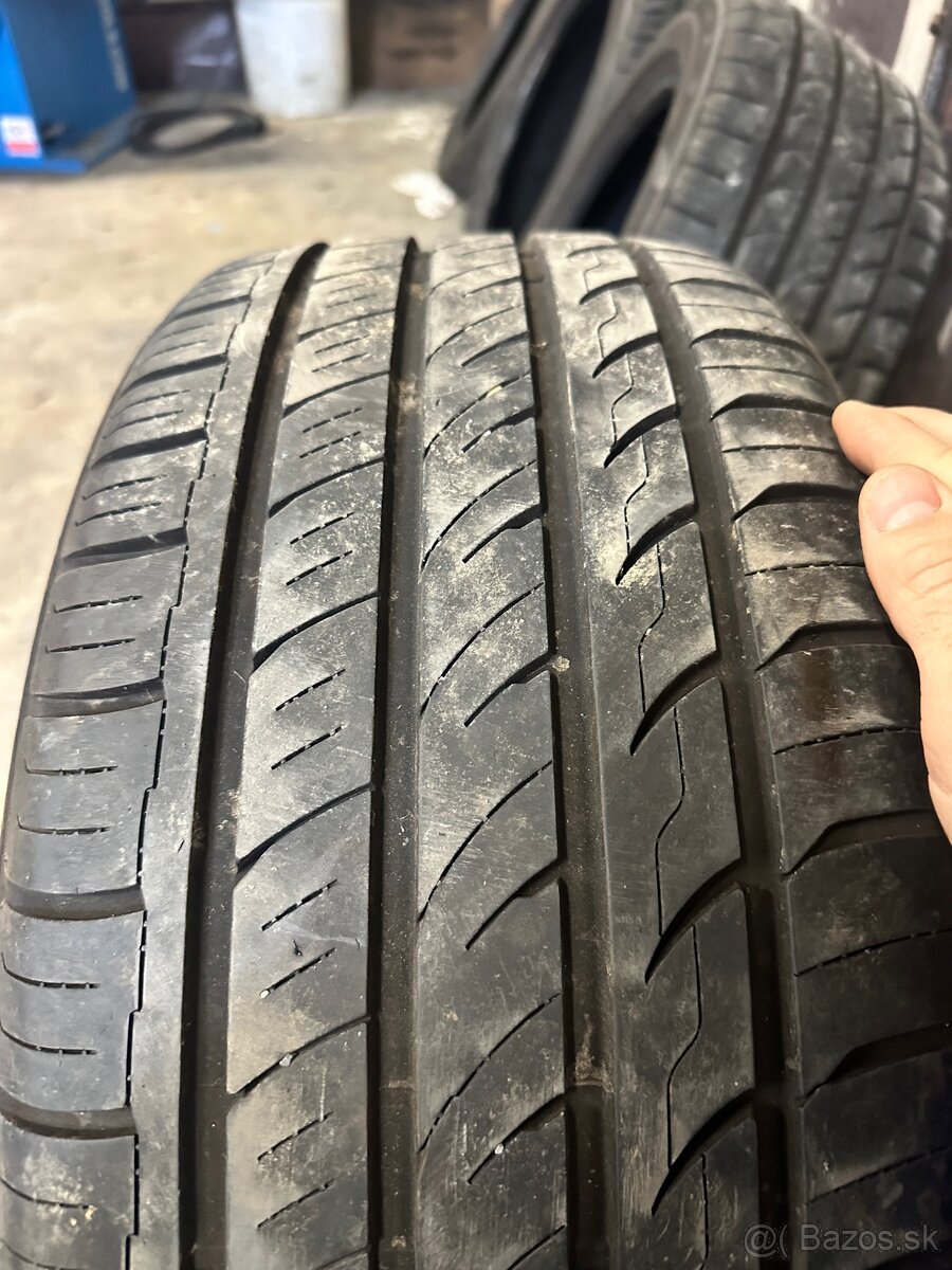 245/45 R18 - 8