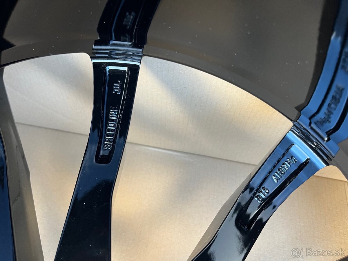 LAMBORGHINI URUS 23" Black, nové, originál - 8