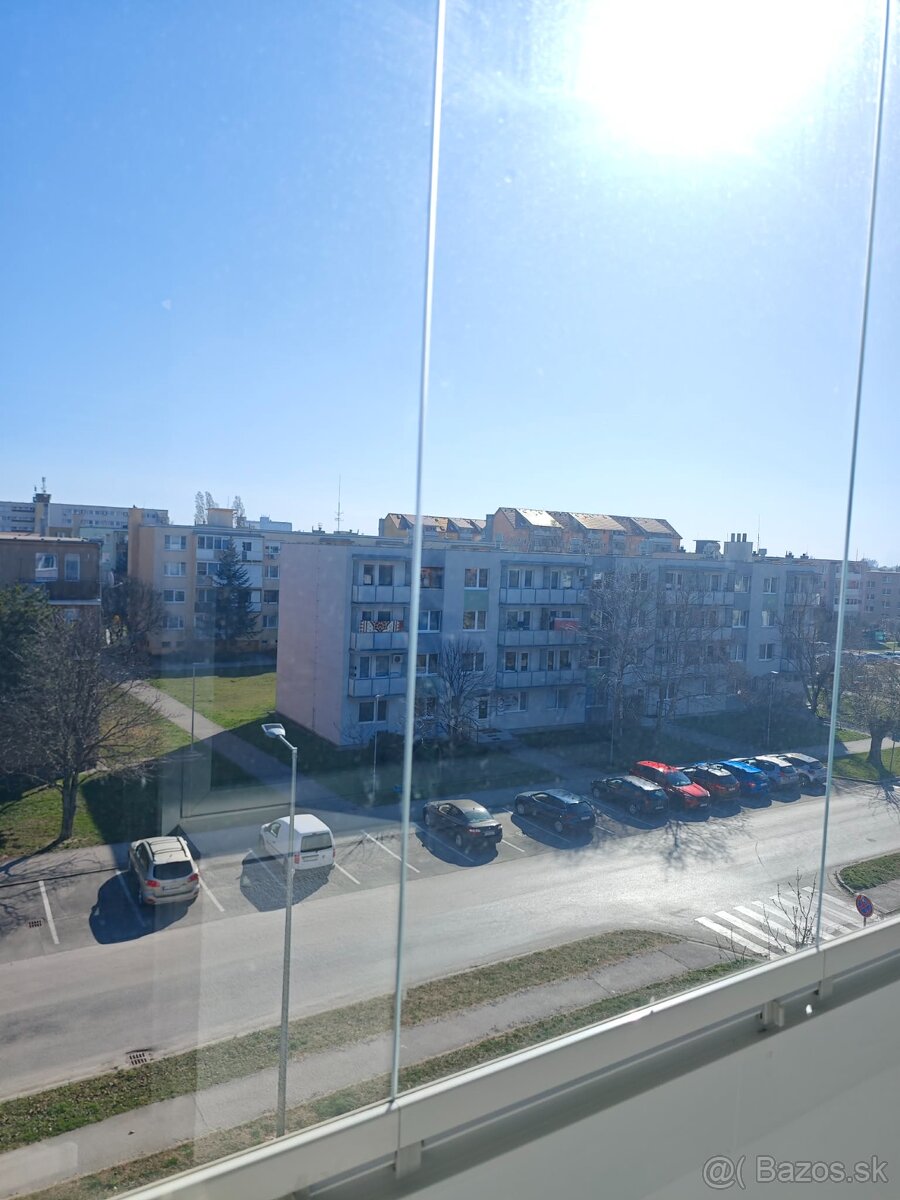 Prenajmem 1-izbový byt 35 m² Senec - 8