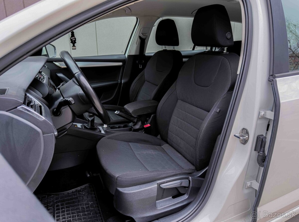 Škoda Octavia Combi 2.0 TDI Ambition - 8