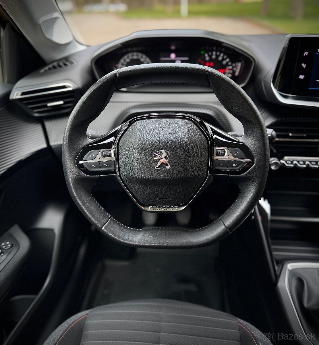 PEUGEOT 208 1.2 PureTech ACTIVE PACK - 8