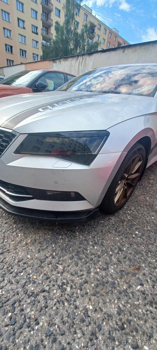 Mracitka SKODA SUPERB 3 - 8