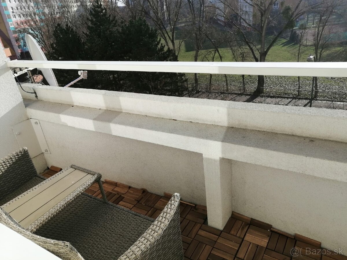 Prenajom 1izb byt Nam Hraniciarov - 8