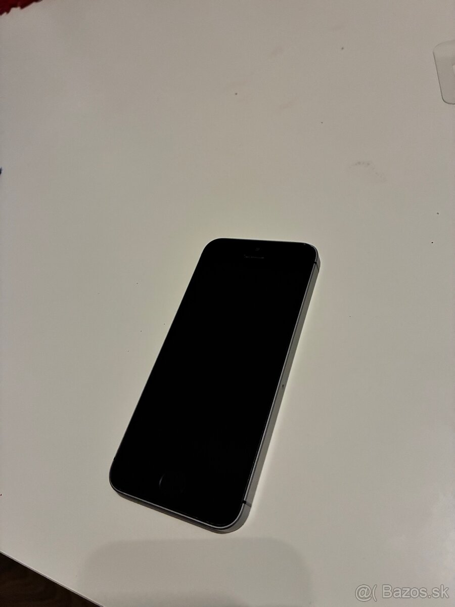 iPhone SE (2016) Space Gray 32GB - 8