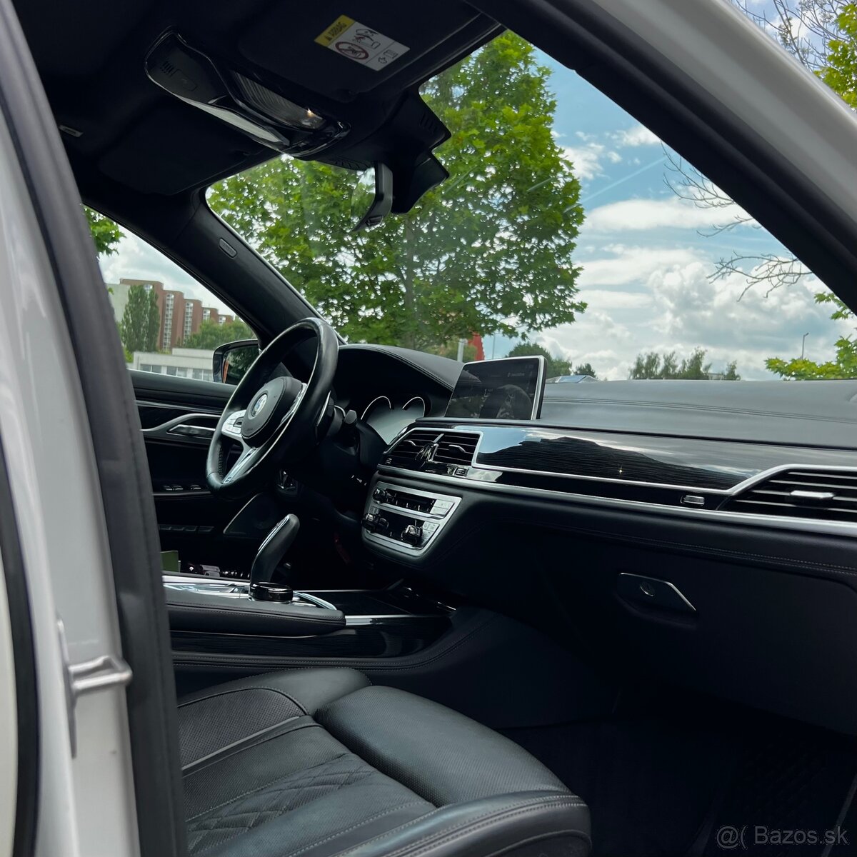 BMW 750Li Xdrive - 8