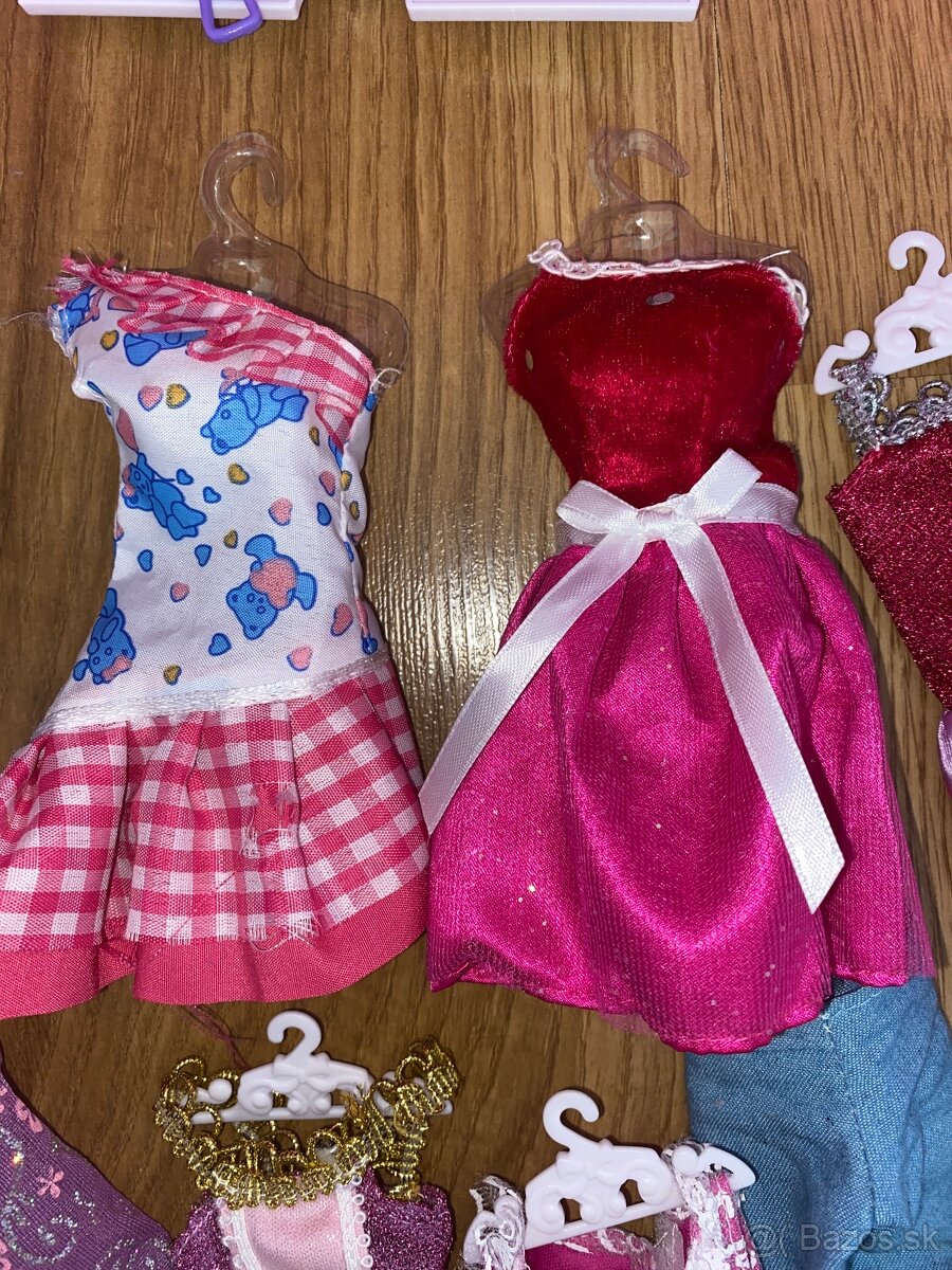 Skrina s rozmermi 26x8x33 cm s doplnkami pre barbie - 8