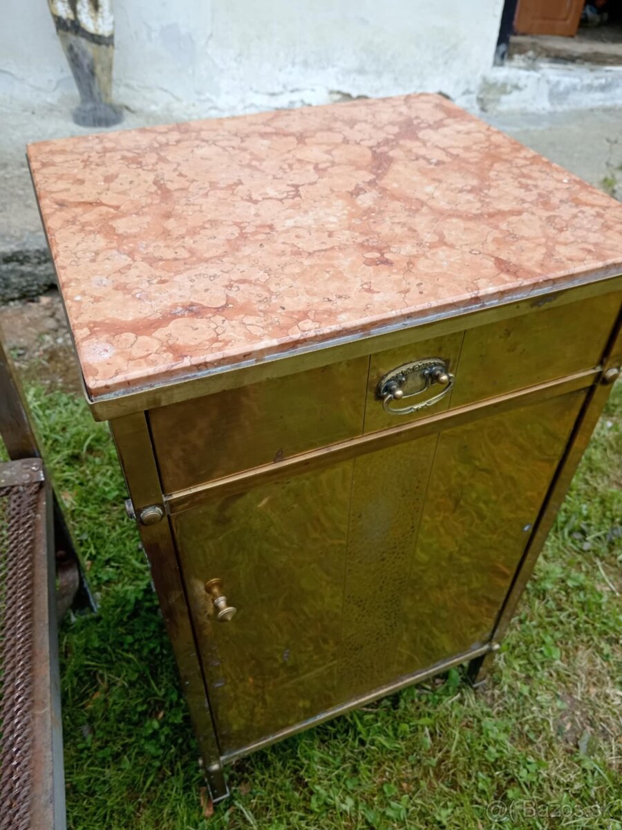 Starožitný nábytok - 8