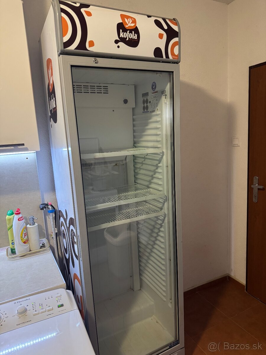 Chladnička - kofola - 8