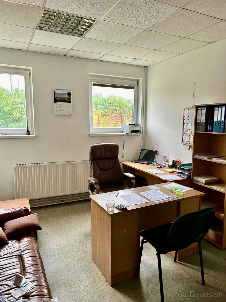 Budovy v priemyselnom areáli NA PREDAJ - 8