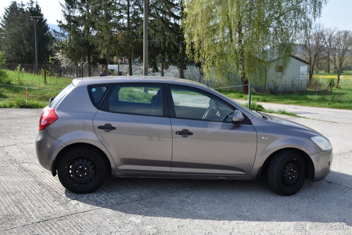 Kia Ceed SW 1.6 CRDi - 8