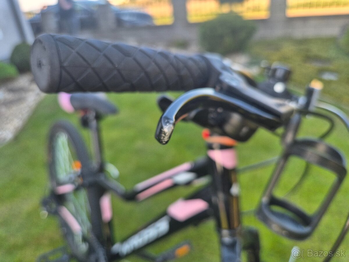 Predam Kross Lea Jr. 24 - 8