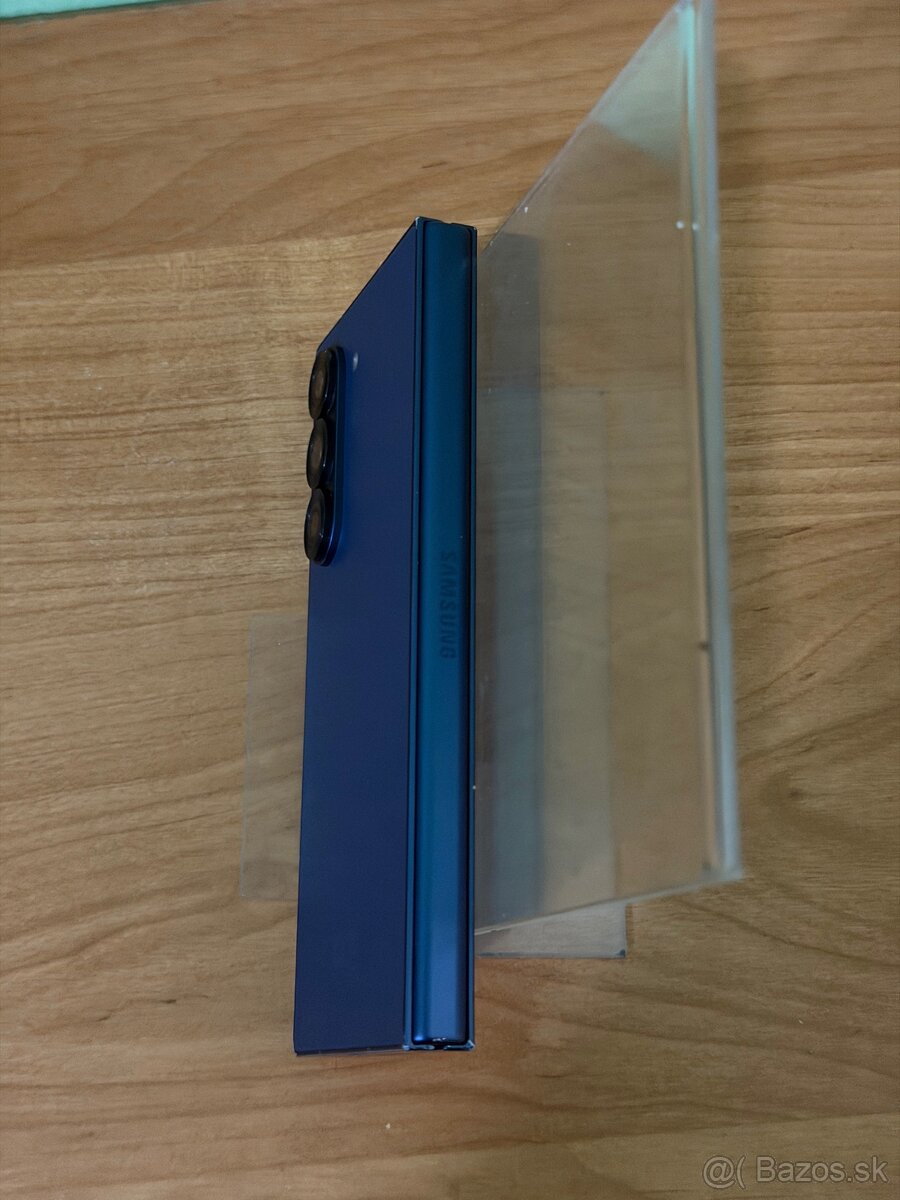 Dobrý deň Ponúkam na predaj Samsung Galaxy Z Fold 6 256GB - 8