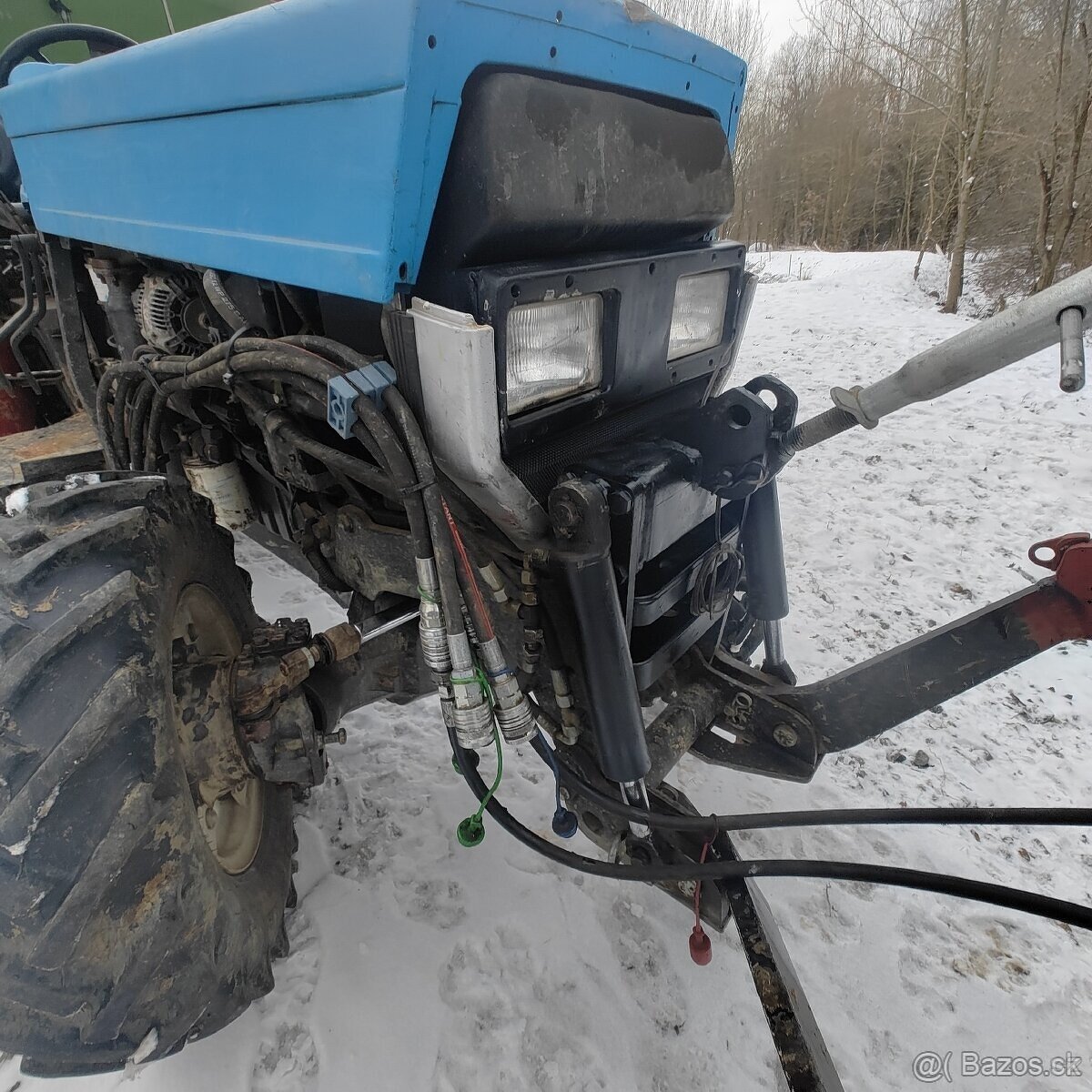 Traktor tovární MF 4x4 - 8