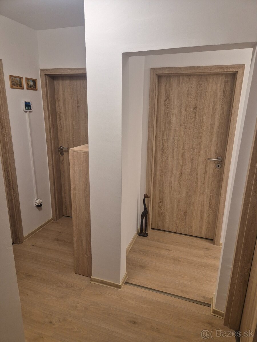 Izba 12 m² pre 1 alebo 2 osoby – Dúbravka, 3-izbový byt - 8