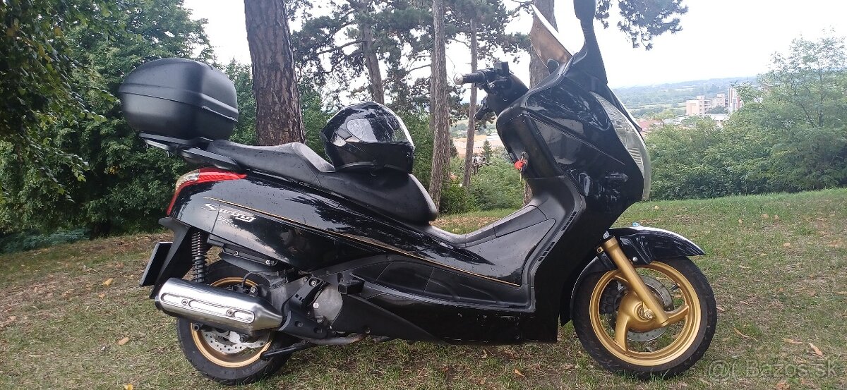 Honda Fes Swing 125 maxi skúter - 8