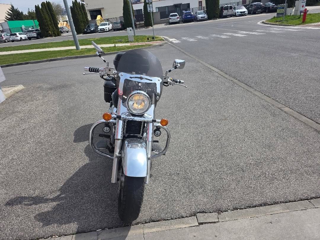 Suzuki Intruder 1500 - 8