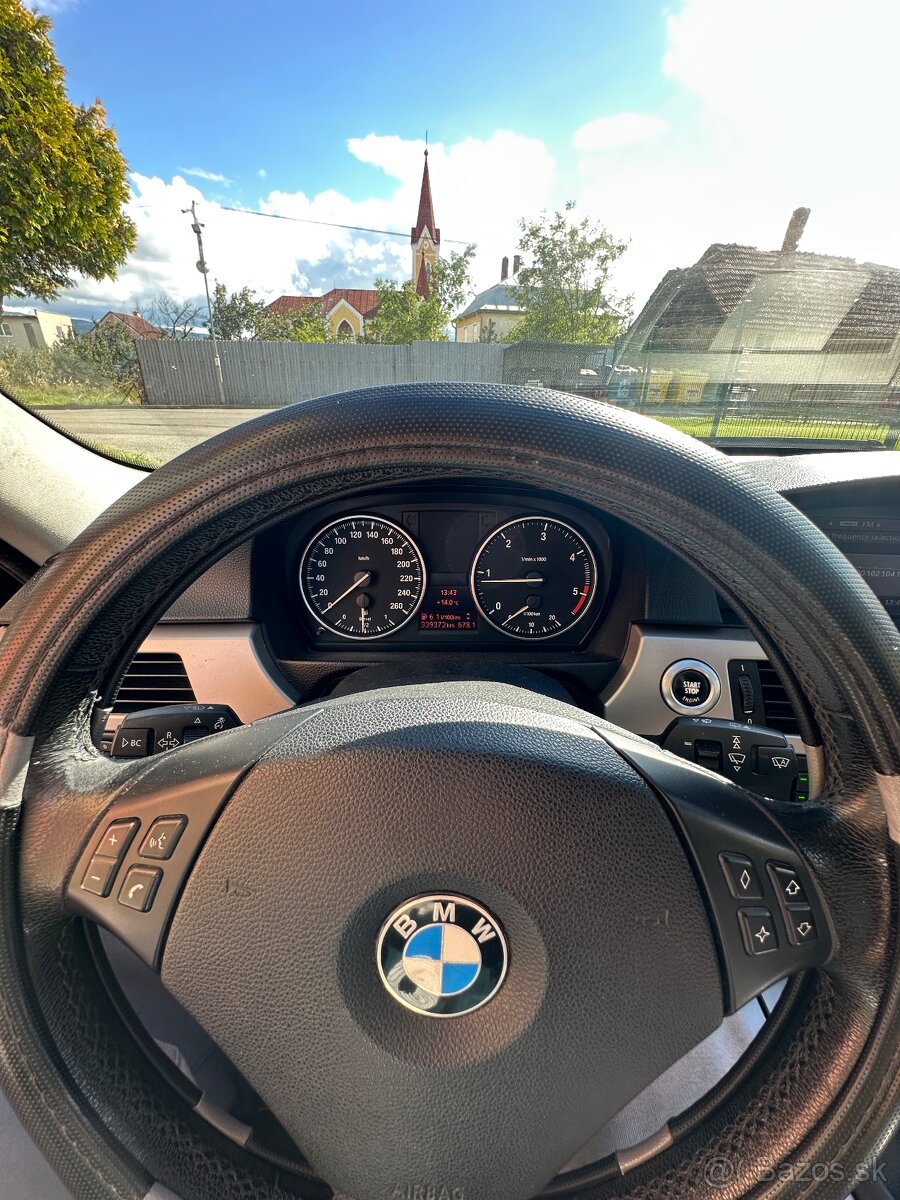 Bmw e91 318d - 8