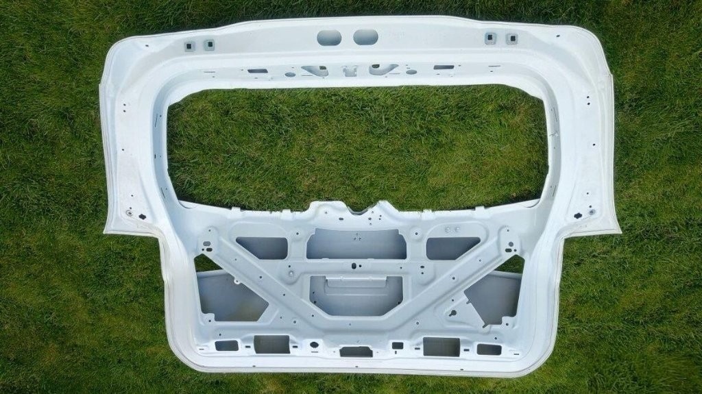 Mercedes B - class W247 2018 - zadna kapota dvere veko kufor - 8