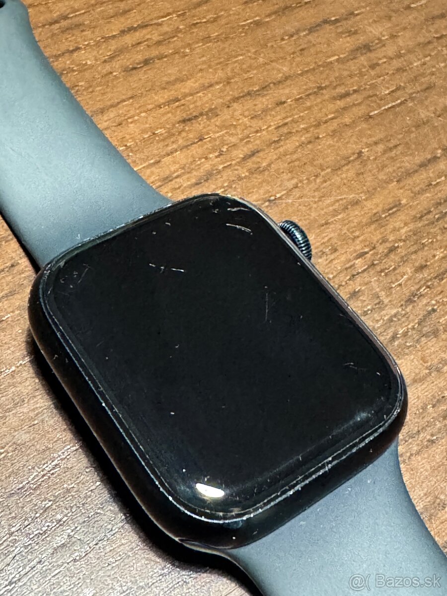 Apple Watch 9 45mm - 8