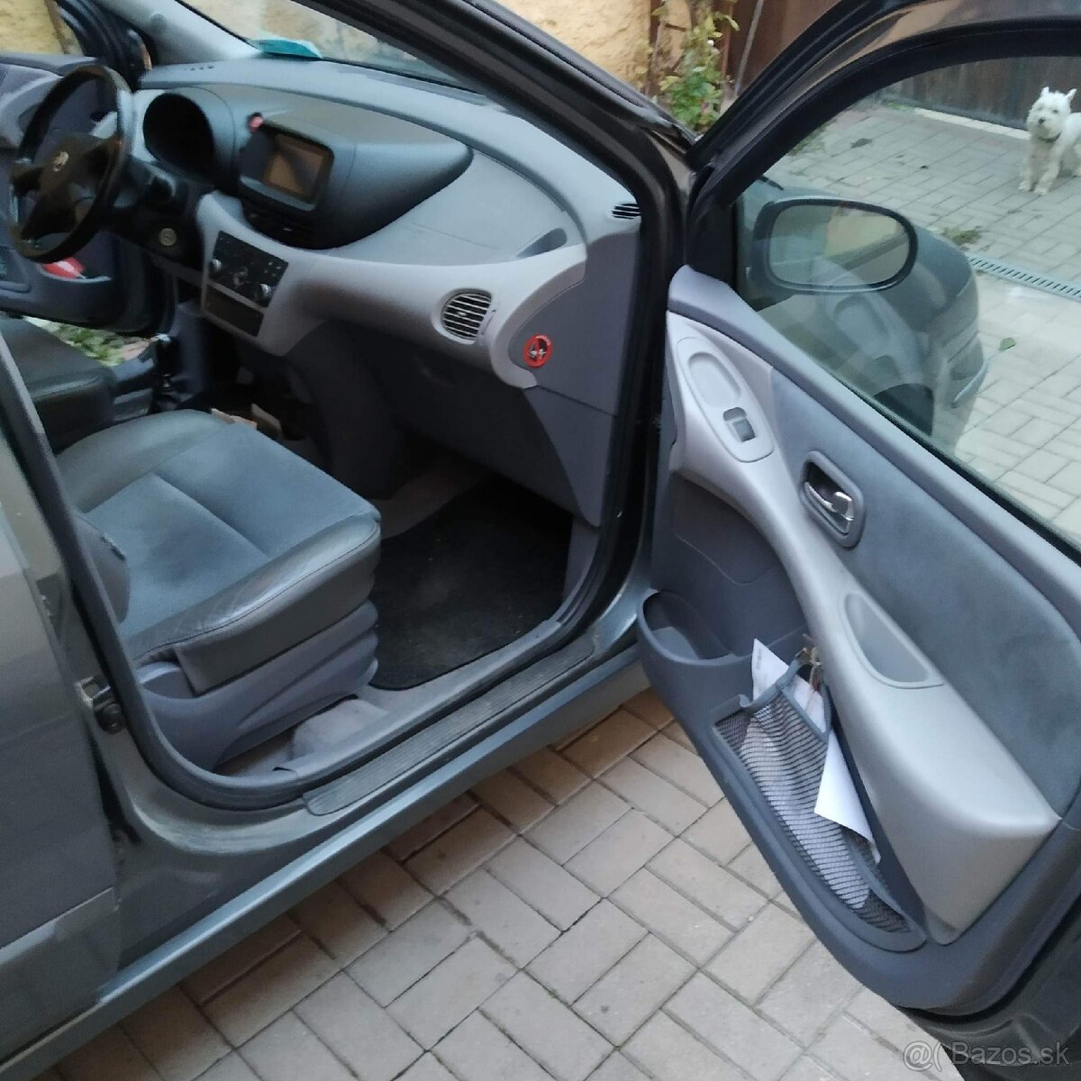 Nissan Almera - 8