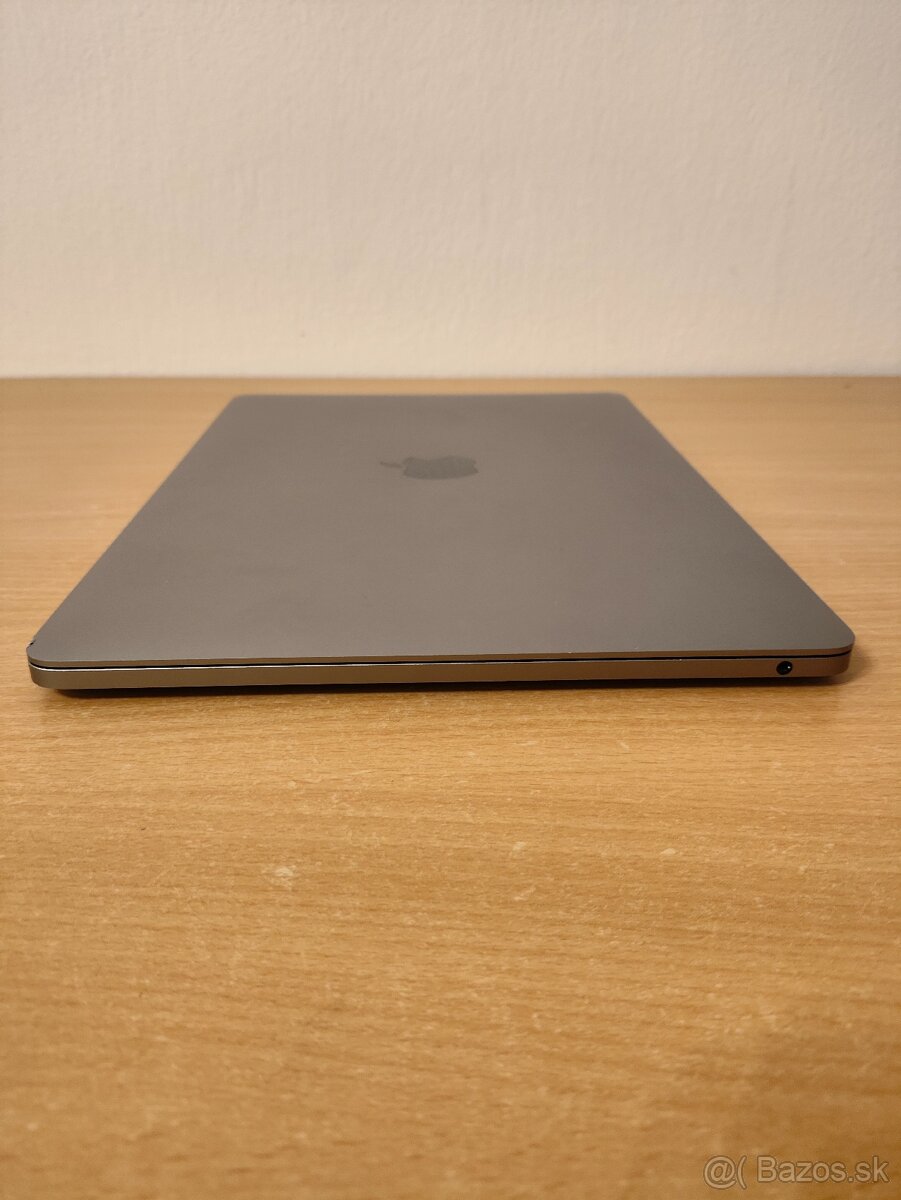 MacBook Pro 13.3 2020 | i5 • 8GB • 256GB SSD - 8