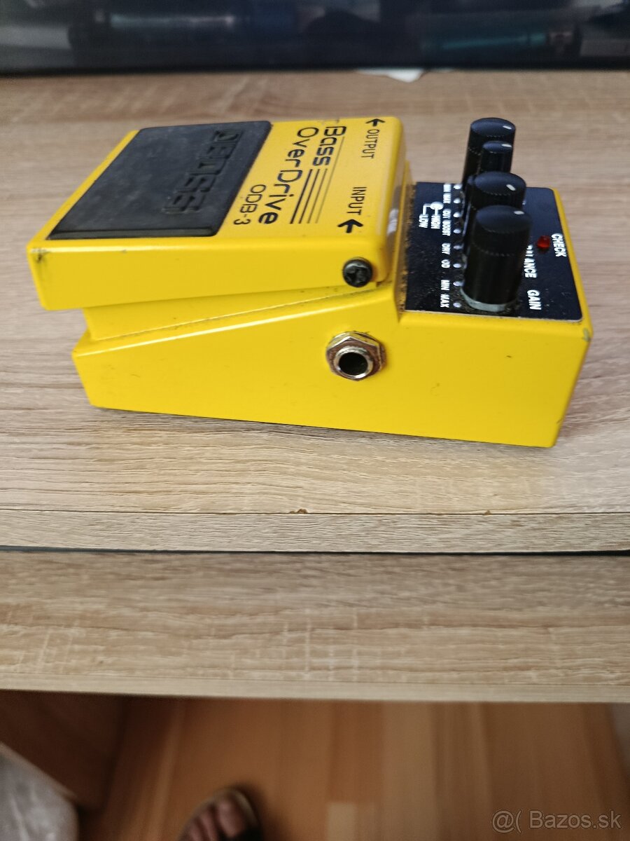 Behringer Ultrabass BX3000T, efekt BOSS Overdrive - 8