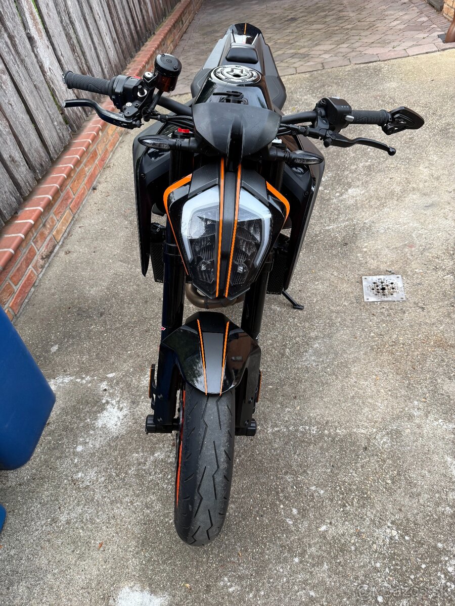 KTM DUKE 890 R (lowside) - 8