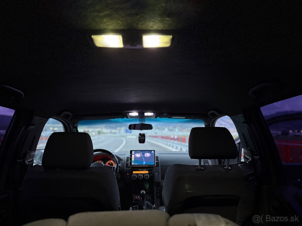 Nissan Pathfinder navi ,4x4, tažné cierny strop , carplay - 8