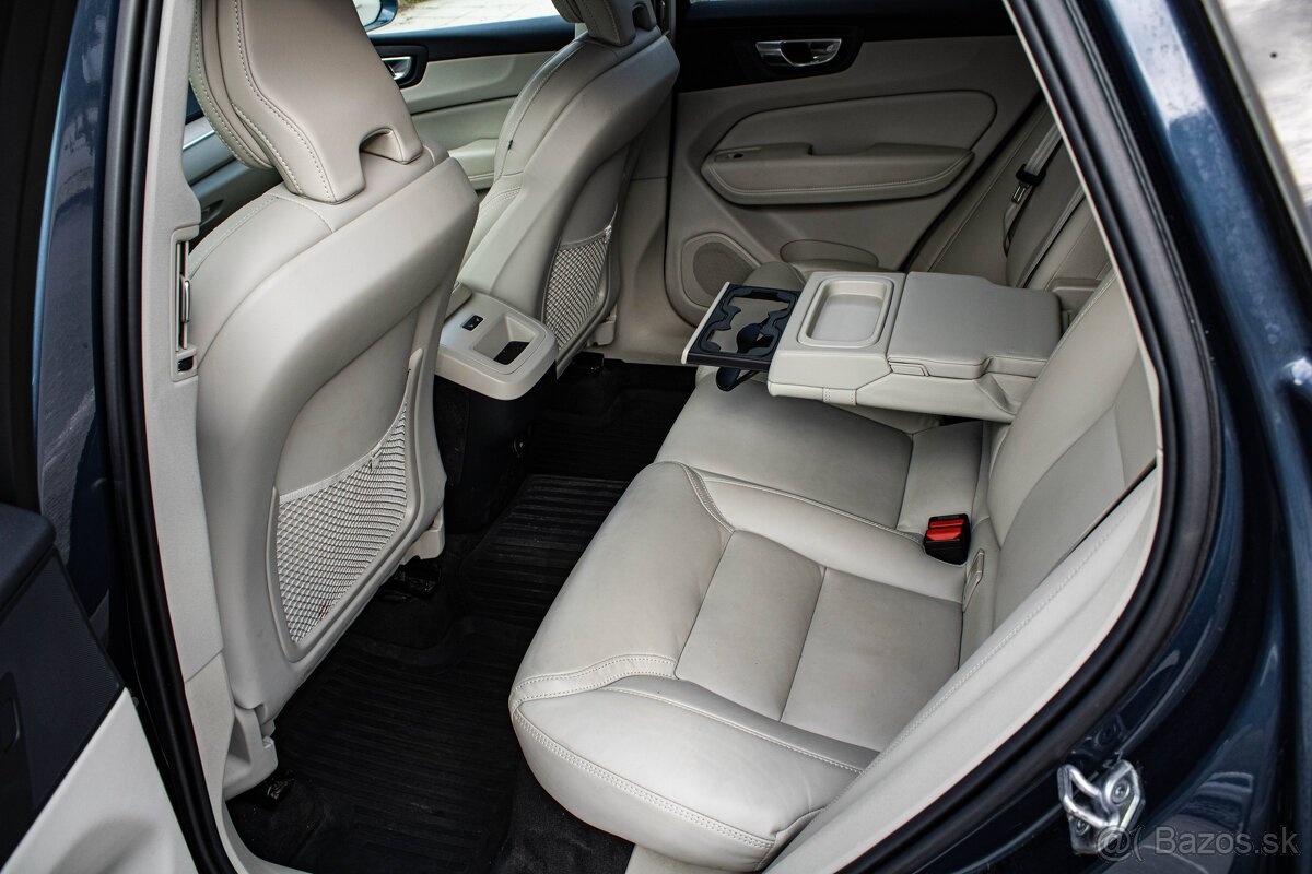 Volvo XC60 B5 184kW mHEV Inscription AWD A/T - 8