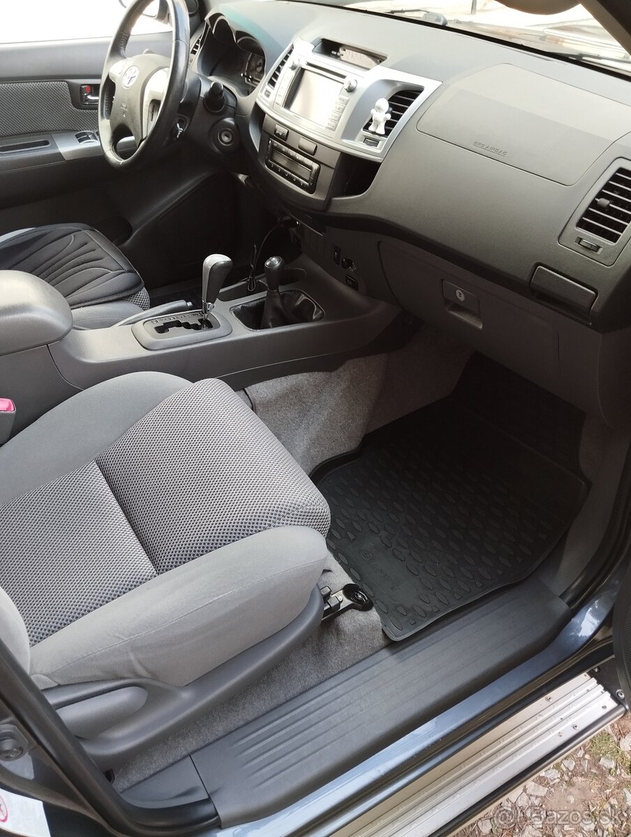 Toyota Hilux 3.0D4D automat - 8
